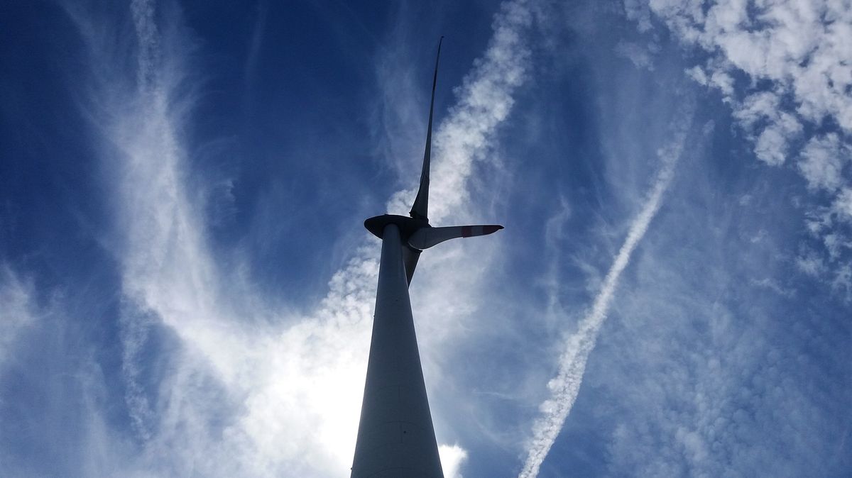 Větrné elektrárny jsou už vyšší než socha Svobody. A začínají se lámat